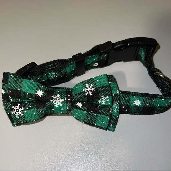 Other - Christmas holiday 6 collars size small to medium